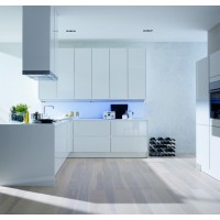 New Fashionable Design of Solid Wood Kitchen Cabinets Made in China